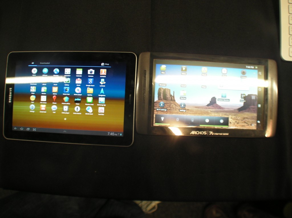 Archos 70 Internet Tablet vs Samsung Galaxy Tab 7.7
